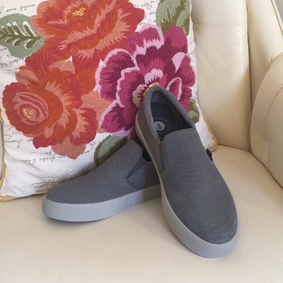 Revitalign shoes Clearance